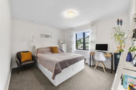 Photo of property in Westhaven Apartments, 2/127 Molesworth Street, Thorndon, Wellington, 6011