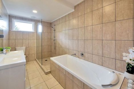 Photo of property in 1/30 Jellicoe Road, Murrays Bay, Auckland, 0630