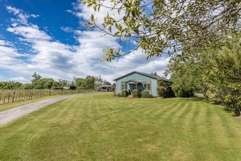 Photo of property in 978 Pourerere Road, Omakere, Waipawa, 4271