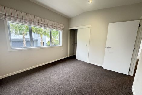 Photo of property in 2/6 Sandford Street, Campbells Bay, Auckland, 0630