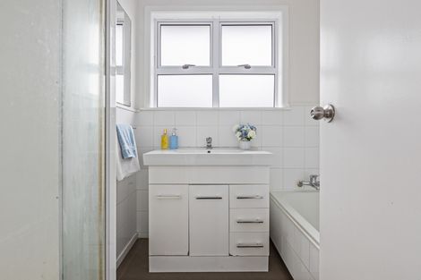 Photo of property in 29 Lavinia Crescent, Mangere East, Auckland, 2024