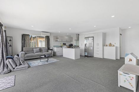 Photo of property in 147a Hobsonville Road, West Harbour, Auckland, 0618