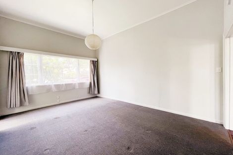 Photo of property in 2/1 Heathglen Place, Bayview, Auckland, 0629