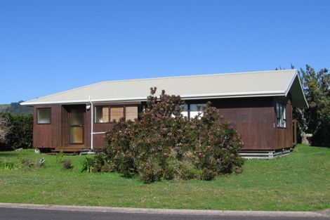 Photo of property in 13 Oyster Drive, Cooks Beach, Whitianga, 3591