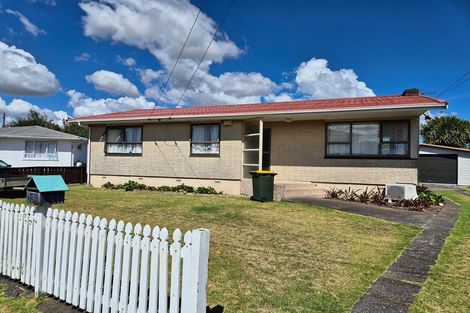 Photo of property in 6 Mountbatten Place, Papakura, 2110