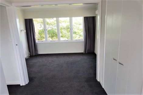 Photo of property in 1/177 Glenfield Road, Hillcrest, Auckland, 0627