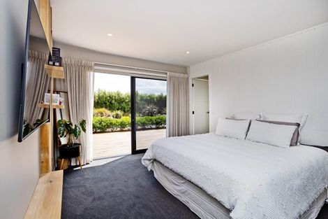 Photo of property in 22 Glenda Place, Seaward Bush, Invercargill, 9812