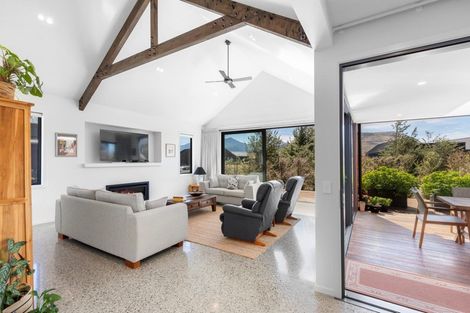 Photo of property in 5 Kerrera Lane, Jacks Point, Queenstown, 9371