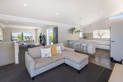 Photo of property in 2/26 Tizard Road, Birkenhead, Auckland, 0626