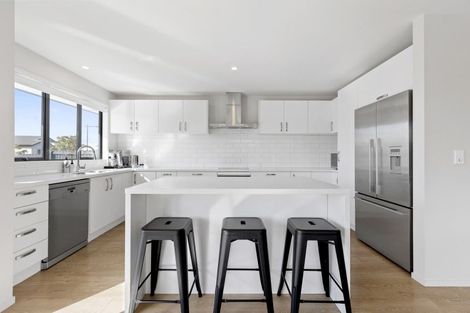 Photo of property in 2 Pimelea Street, Papamoa Beach, Papamoa, 3118