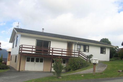 Photo of property in 1 Westpoint Avenue, Harbour View, Lower Hutt, 5010