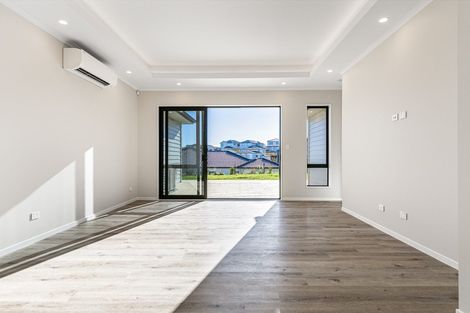 Photo of property in 16 Captain Rings Drive, Papakura, 2110