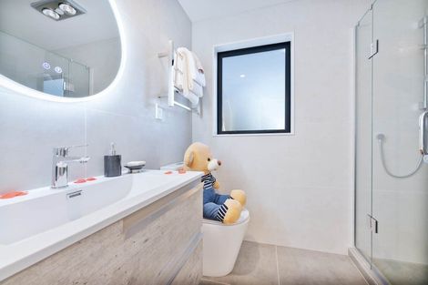 Photo of property in 2/11 Jaemont Avenue, Te Atatu South, Auckland, 0610