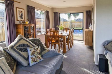 Photo of property in 19 Croftview Road, Wattle Downs, Auckland, 2103