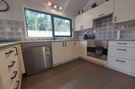 Photo of property in 2/2 Ceramco Place, Torbay, Auckland, 0630