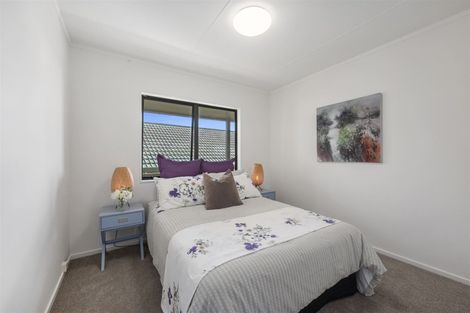 Photo of property in 12a Croydon Road, New Lynn, Auckland, 0600