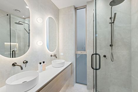 Photo of property in 1 Oxenhope Road, Richmond Hill, Christchurch, 8081