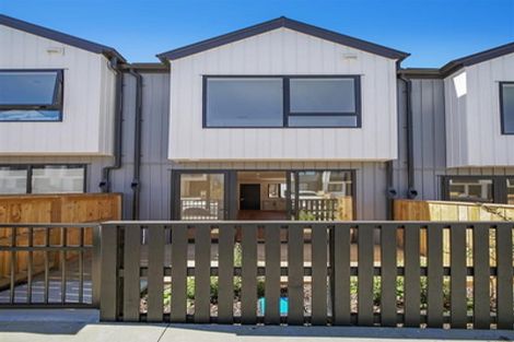 Photo of property in 52 Waipuhinui Way, Wiri, Auckland, 2104