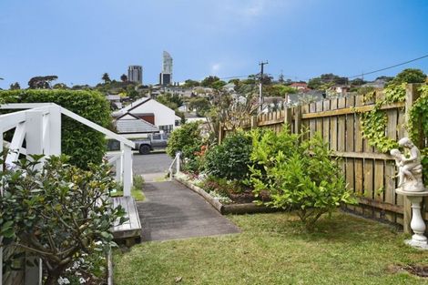 Photo of property in 1/10 Hart Road, Hauraki, Auckland, 0622
