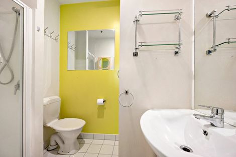Photo of property in Terrace Garden Apartments, 9c/120 The Terrace, Wellington Central, Wellington, 6011