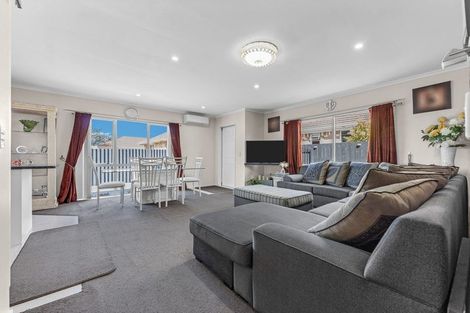 Photo of property in 44a Sunnyside Crescent, Papatoetoe, Auckland, 2025