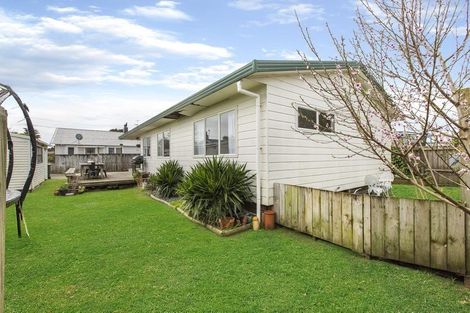 Photo of property in 2/14 Graham Road, Conifer Grove, Takanini, 2112
