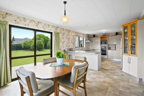 Photo of property in 6a Karina Road, Merrilands, New Plymouth, 4312