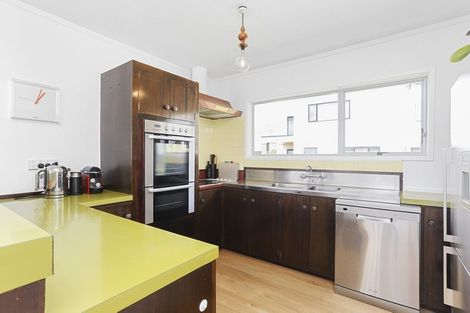 Photo of property in 3 Mirwill Road, Rothesay Bay, Auckland, 0630