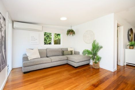 Photo of property in 10 Elmira Avenue, Hokowhitu, Palmerston North, 4410