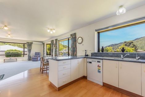Photo of property in 20 Ranui Street, Waikawa, Picton, 7220