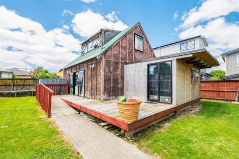 Photo of property in 39 Kingdale Road, Henderson, Auckland, 0610