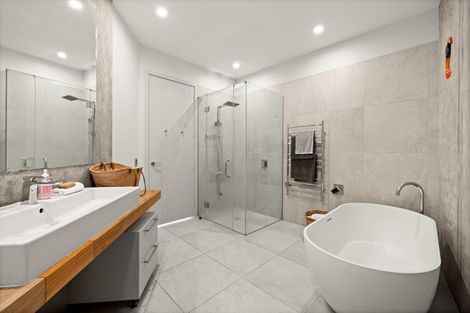 Photo of property in 14 Te Mata Peak Road, Havelock North, 4130