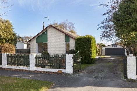 Photo of property in 23 Denniston Crescent, Redwood, Christchurch, 8051