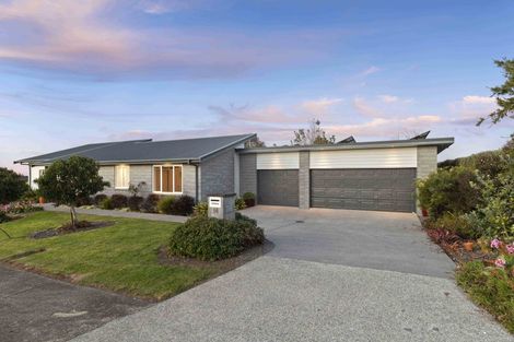 Photo of property in 14 Stonedale Drive, Pukekohe, 2120