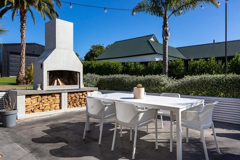 Photo of property in 32 Sunny Crescent, Huapai, Kumeu, 0810