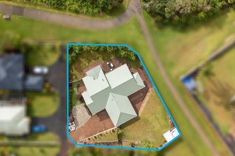 Photo of property in 43 Unsworth Drive, Unsworth Heights, Auckland, 0632