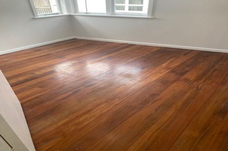 Photo of property in 5 Christina Avenue, Te Atatu South, Auckland, 0602