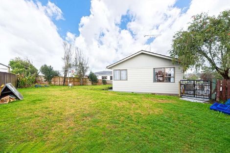 Photo of property in 16 Massine Place, Randwick Park, Auckland, 2105