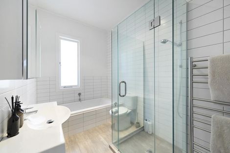 Photo of property in 88 Walker Road, Point Chevalier, Auckland, 1022