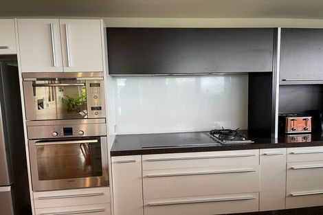 Photo of property in 124 Major Hornbrook Road, Mount Pleasant, Christchurch, 8081