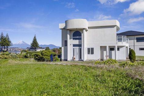 Photo of property in 16 Nadine Stanton Drive, Bell Block, New Plymouth, 4312
