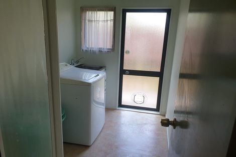 Photo of property in 38 Banyan Drive, Totara Heights, Auckland, 2105