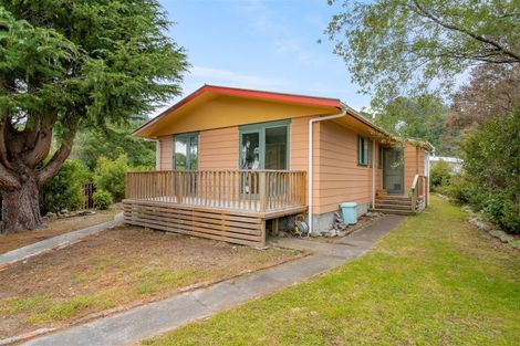 Photo of property in 9 Kowhai Grove, Featherston, 5710