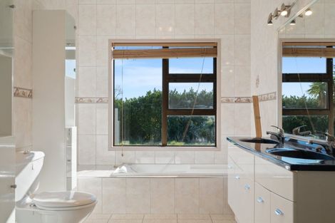 Photo of property in 114 Fitzgerald Road, Drury, 2577