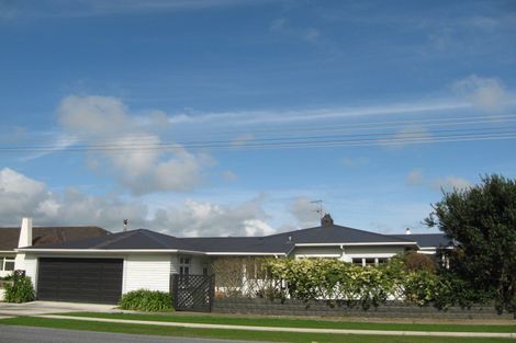 Photo of property in 83 Queen Street, Waitara, 4320