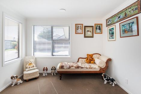 Photo of property in 18 Medallion Court, Kelvin Grove, Palmerston North, 4414