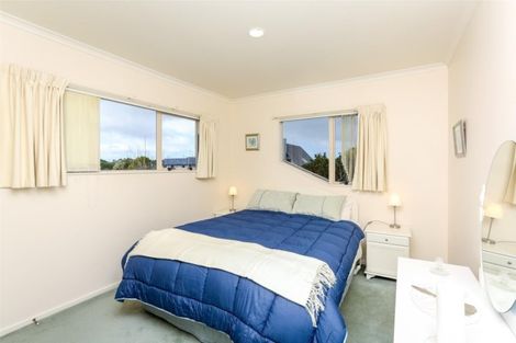 Photo of property in 1 Maple Crescent, Whalers Gate, New Plymouth, 4310