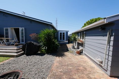 Photo of property in 1/6 Waimana Road, Conifer Grove, Takanini, 2112