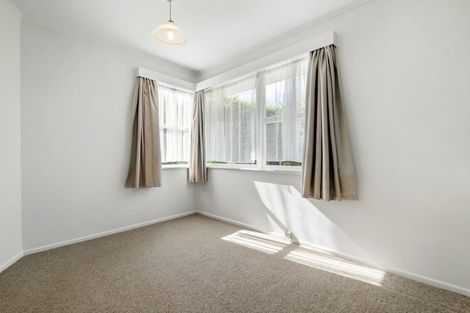 Photo of property in 199 Chivalry Road, Glenfield, Auckland, 0629