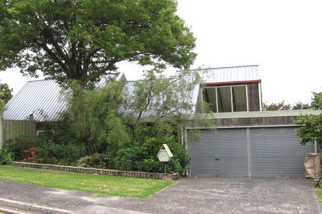 Photo of property in 33 Telstar Place, Beach Haven, Auckland, 0626